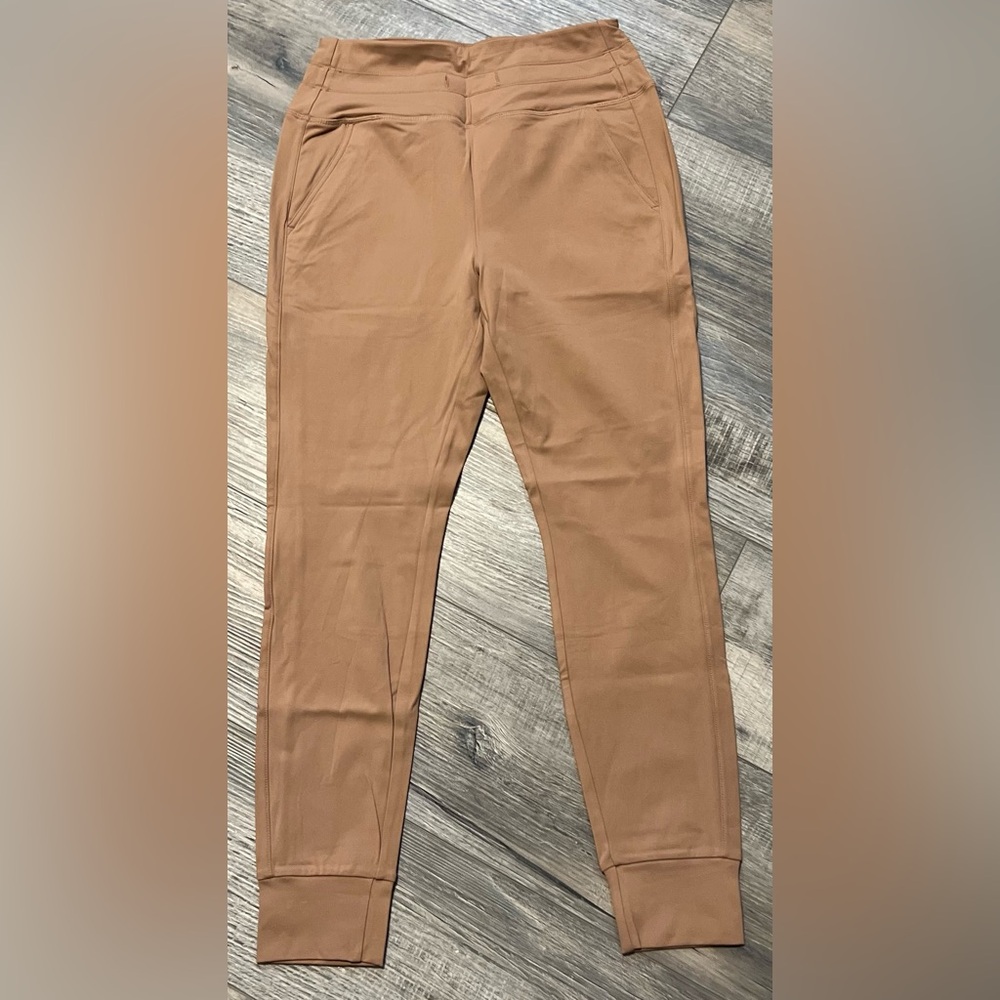 HALARA Tan Joggers Size Small